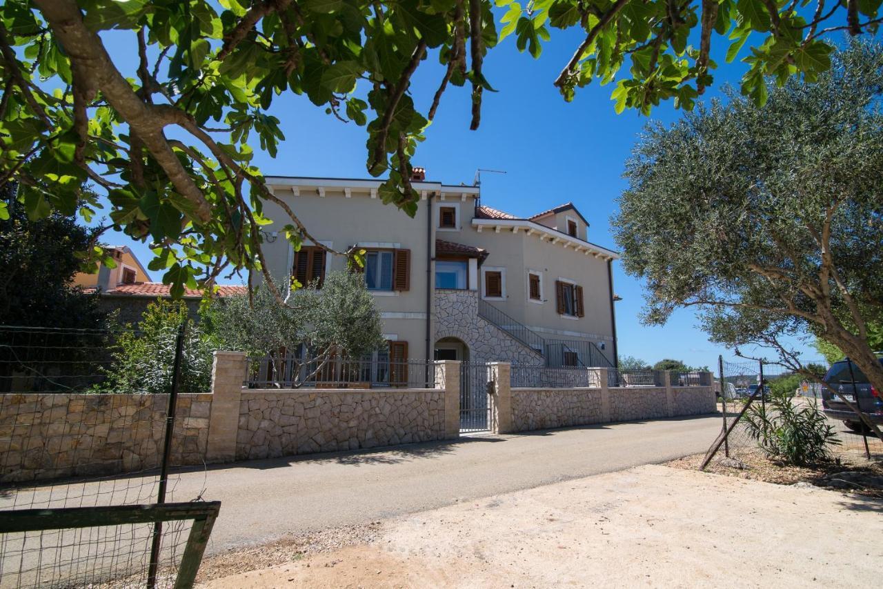 Apartments With A Parking Space Punta Kriza, Cres - 8082 Exterior foto